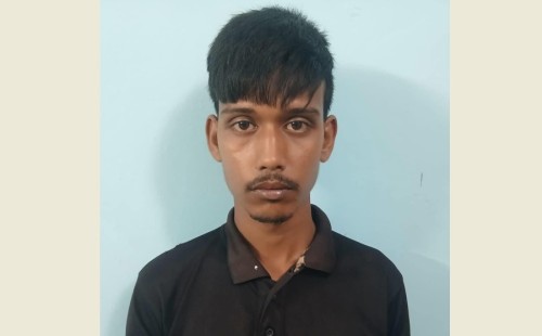 গাংনীতে ৪ কেজি গাঁজাসহ যুবক আটক