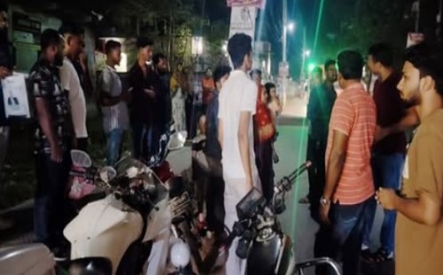 কবরী রোডে বেআইনিভাবে মোটরসাইকেল পার্কিং