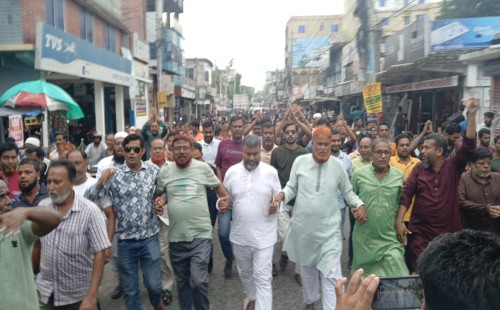 ঐক্যের বার্তা নিয়ে ফিরতেই চুয়াডাঙ্গায় জনস্রোত, মাঠ গোছানোর নির্দেশ শরীফের