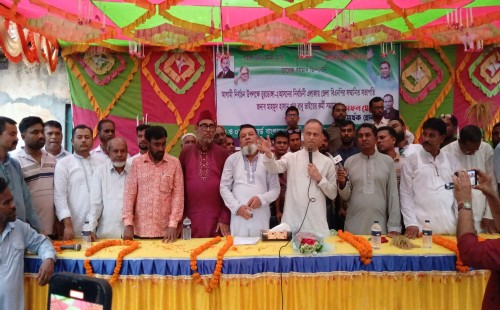 দামুড়হুদার কুড়ুলগাছিতে পথসভায় জেলা বিএনপির সভাপতি বাবু খান