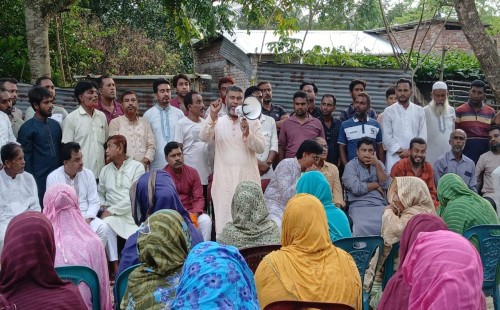 বৈরী আবহাওয়া উপেক্ষা করে কুতুবপুর ইউনিয়নে শরীফুজ্জামানের গণসংযোগ