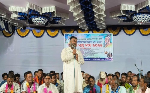 খাদিমপুরে সাধু সংঘে বাউল-সাধুদের পাশে শরীফুজ্জামান শরীফ