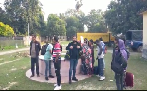 গাংনীর কাজিপুর সীমান্তে ১২ বাংলাদেশিকে পুশইন