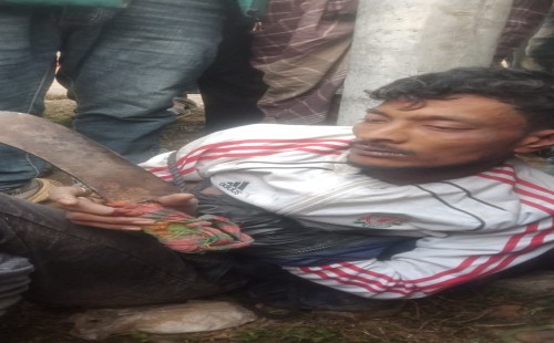 দর্শনায় ডাকাতির প্রস্তুতিকালে অস্ত্রসহ একজন আটক