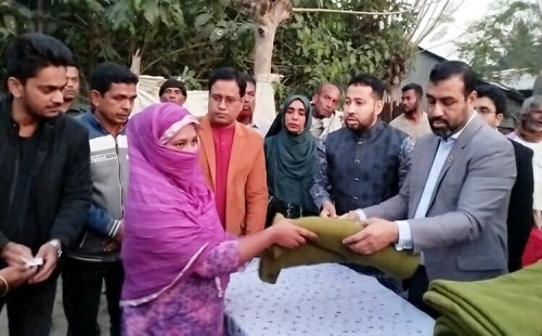 গাংনীতে শীতার্ত ৯০ পরিবার পেল কম্বল