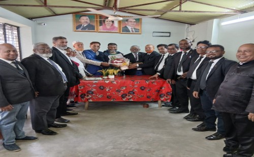চুয়াডাঙ্গা আইনজীবী সমিতির নবনির্বাচিত নেতাদের সাথে শরীফুজ্জামানের সৌজন্য সাক্ষাৎ