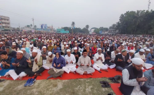 চুয়াডাঙ্গায় বেগম খালেদা জিয়ার সুস্থতা কামনায় বিশেষ দোয়া মাহফিলে জনস্রোত