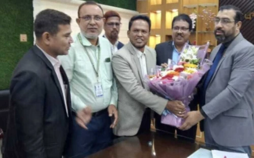 মেহেরপুরের ডিসির সাথে শিক্ষক সমিতির সৌজন্য সাক্ষাত
