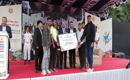 খুলনা বিভাগীয় স্কিলস অ্যান্ড ইনোভেশন কম্পিটিশনে চুয়াডাঙ্গা সরকারি টিএসসির দারুণ সাফল্য