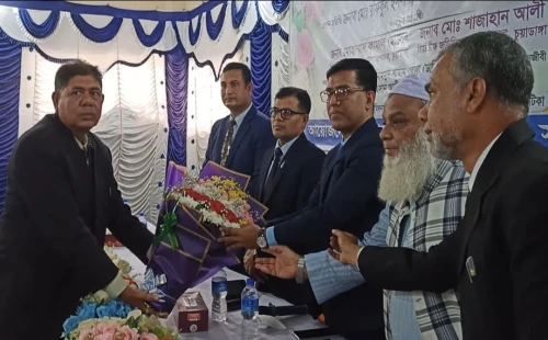 চুয়াডাঙ্গার জেলা প্রশাসক ও চিফ জুডিসিয়াল ম্যাজিস্ট্রেটকে আইনজীবী সমিতির পক্ষ থেকে সংবর্ধনা প্রদান