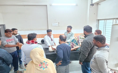 স্ত্রীর সঙ্গে বিরোধে চুয়াডাঙ্গায় পিতা-পুত্রকে কুপিয়ে জখম