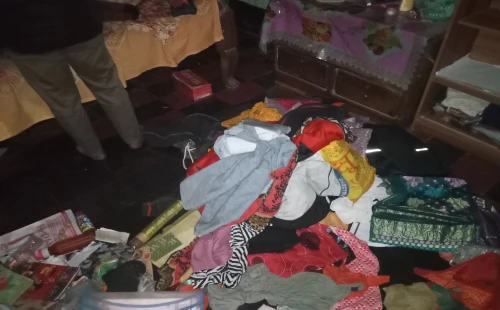 চুয়াডাঙ্গা ছয়ঘরিয়ায় দিনের বেলায় ফিল্মি স্টাইলে ডাকাতি