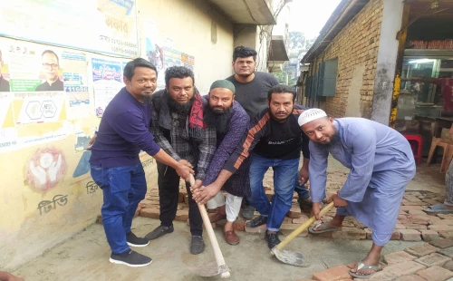 দর্শনায় যুবসমাজের উদ্যোগে রাস্তা সংস্কার কাজ শুরু