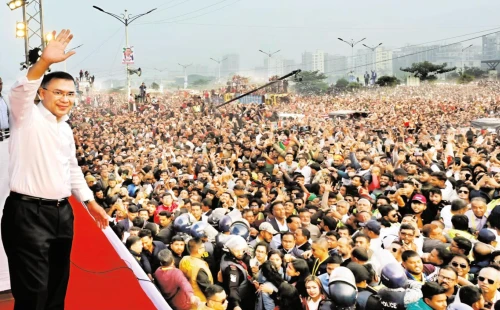 বীরের বেশে তারেক রহমানের রাজসিক প্রত্যাবর্তন