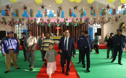 চুয়াডাঙ্গার ১০টি চার্চে বর্ণিল আয়োজনে খ্রিস্টান স¤প্রদায়ের শুভ বড়দিন উদ্যাপন