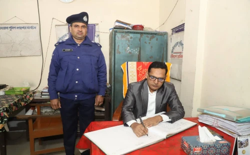 কার্পাসডাঙ্গা পুলিশ ক্যাম্প আকস্মিক পরিদর্শনে পুলিশ সুপার