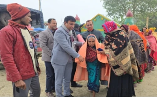 মেহেরপুর সদর উপজেলা প্রশাসনের উদ্যোগে শীতবস্ত্র বিতরণ