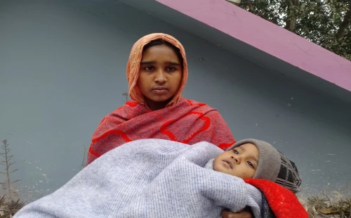 গরম পানিতে দগ্ধ তিন বছরের শিশু, বাঁচাতে সাহায্য চান বাবা