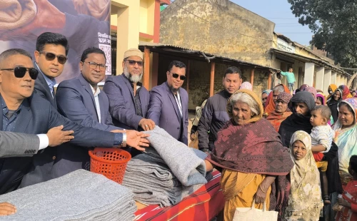 জীবননগরে অসহায় শীতার্তদের মাঝে কম্বল বিতরণ