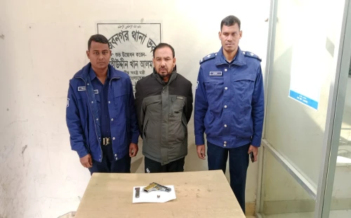 অস্ত্রসহ অনলাইন জুয়ার হোতা ‘কটা’ আটক