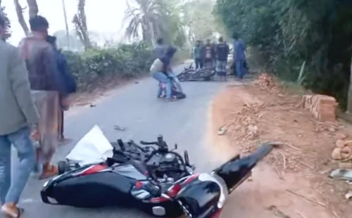 হিজলগাড়ীতে মোটরসাইকেলের ধাক্কায় যুবক নিহত