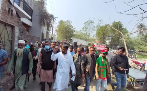 পিতা-মাতার কবর জিয়ারতের মাধ্যমে ধানের শীষের প্রার্থী শরীফুজ্জামানের প্রচারণা শুরু