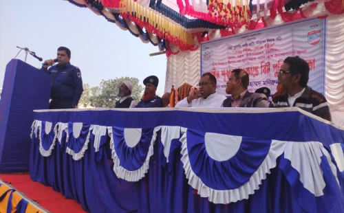 সরোজগঞ্জে সচেতনতামূলক বিট পুলিশিং সভায় পুলিশ সুপার