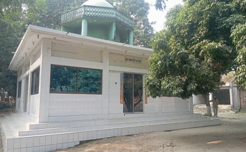 গাংনীতে কথিত দরবার শরীফের নামে অসহায় নারী ও কন্যার জমি দখলের অভিযোগ