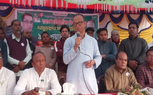 দামুড়হুদায় গণসংযোগ, পথসভা ও উঠান বৈঠকে বিএনপি প্রার্থী বাবু খান