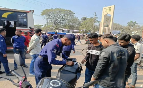 জীবননগরে নির্বাচনকে ঘিরে পুলিশের কড়াকড়ি