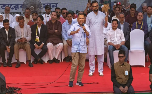 রাজধানীর সাতটি সংসদীয় আসনে পৃথক নির্বাচনী জনসভায় বিএনপির চেয়ারম্যান তারেক রহমান