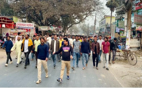চুয়াডাঙ্গা-১ আসনে ধানের শীষের প্রার্থী শরীফের পক্ষে সরোজগঞ্জে ছাত্রদলের নির্বাচনী মিছিল