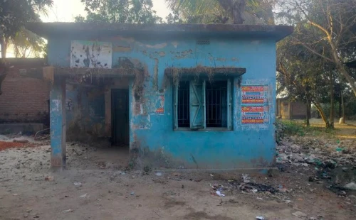 চুয়াডাঙ্গা সদরের নয়মাইল পশু হাসপাতালের বেহাল দশা