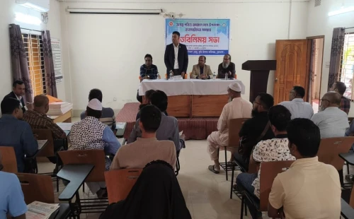 পবিত্র রমজানে বাজার নিয়ন্ত্রণে চুয়াডাঙ্গায় ব্যবসায়ীদের সাথে মতবিনিময়