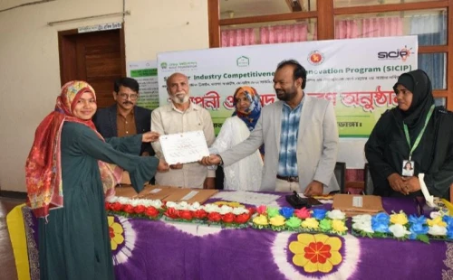 দর্শনায় ওয়েভ ট্রেড ট্রেনিং সেন্টারে ৪ ট্রেড কোর্সের সনদ বিতরণ ও জব কাউন্সেলিং