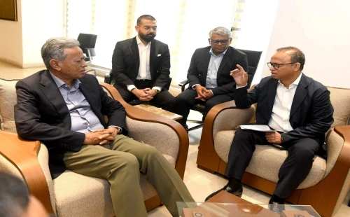 অর্থমন্ত্রীর সঙ্গে বাবু খানের নেতৃত্বে বিজিএমইএর প্রতিনিধিদলের বৈঠক