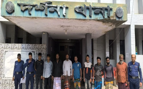 দর্শনায় ওয়ারেন্টভুক্ত আসামিসহ গ্রেপ্তার ৩