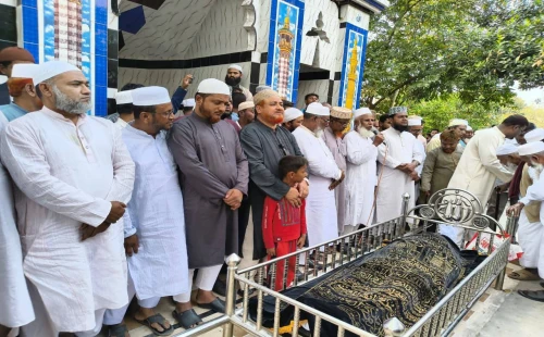 সড়ক অবরোধ করে বিক্ষোভ, জড়িতদের গ্রেপ্তারে ২৪ ঘণ্টার আল্টিমেটাম