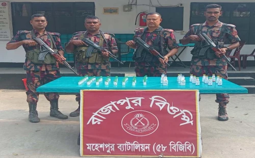 ওষুধ ও কসমেটিক্স উদ্ধার, আটক ৪