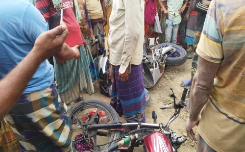 মেহেরপুরে সড়ক দুর্ঘটনায় একজন নিহত, আহত ৩