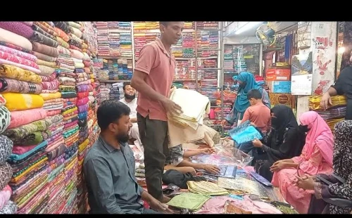 দর্শনায় ঈদ কেনাকাটায় প্রাণচাঞ্চল্য, জমজমাট মার্কেটগুলো