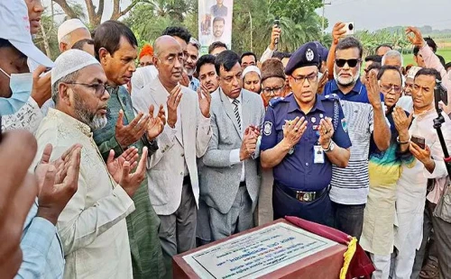 ঝিনাইদহে খাল খনন কর্মসূচি উদ্বোধন অনুষ্ঠানে আইনমন্ত্রী আসাদুজ্জামান