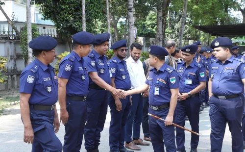 চুয়াডাঙ্গা পুলিশ লাইন্সে পরিদর্শনে নবাগত এসপি