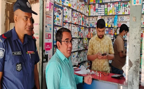 দামুড়হুদায় ভোক্তা অধিকার অধিদপ্তরের অভিযানে দুই প্রতিষ্ঠানে ২৫ হাজার টাকা জরিমানা