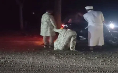 দামুড়হুদায় মাটিবাহী ট্রাক্টরের অব্যবস্থাপনায় বিপজ্জনক হচ্ছে সড়ক