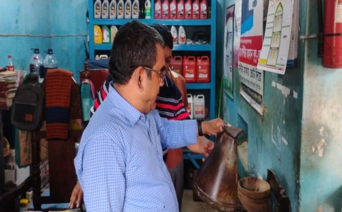 ৫ ব্যবসাপ্রতিষ্ঠানে লাখ টাকা জরিমানা