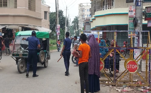 চুয়াডাঙ্গা নবাগত পুলিশ সুপারের দৃঢ় পদক্ষেপে সদর হাসপাতাল সড়কে ফিরছে শৃঙ্খলা
