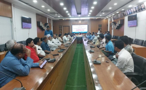 চুয়াডাঙ্গায় রাজনৈতিক ও ব্যবসায়ী প্রতিনিধিদের সাথে মতবিনিময় সভায় নবাগত ডিসি