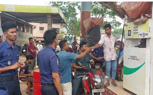 চুয়াডাঙ্গায় ফুয়েল কার্ডের মাধ্যমে তেল বিক্রি শুরু