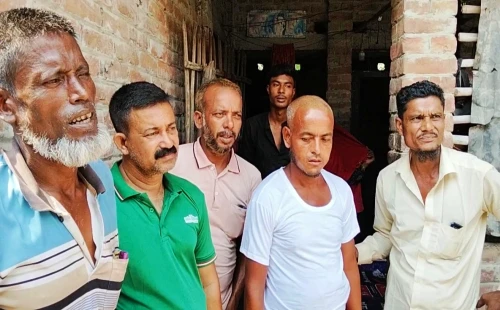 দীর্ঘ ২১ বছর পর নিখোঁজ ছেলের সন্ধান মিলল দর্শনায়